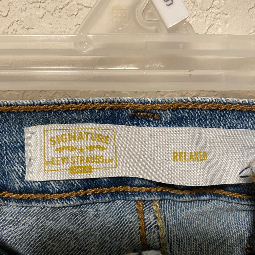 Men’s relaxed fit Levi Strauss jeans